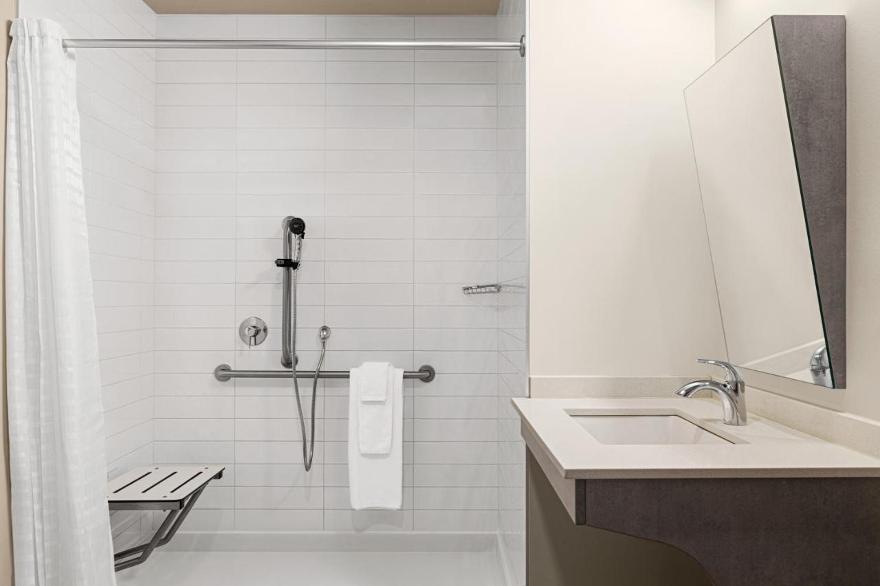 Microtel Inn & Suites By Wyndham Boisbriand Sainte-Thérèse-de-Blainville Εξωτερικό φωτογραφία