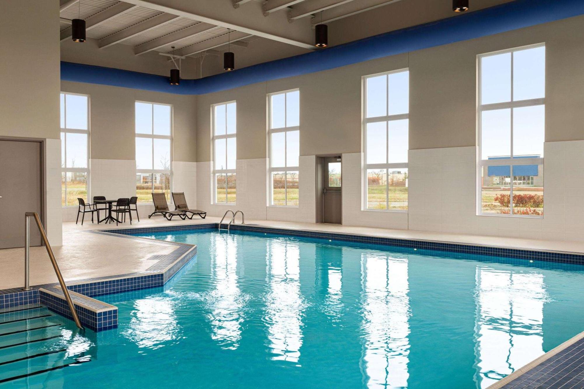 Microtel Inn & Suites By Wyndham Boisbriand Sainte-Thérèse-de-Blainville Εξωτερικό φωτογραφία