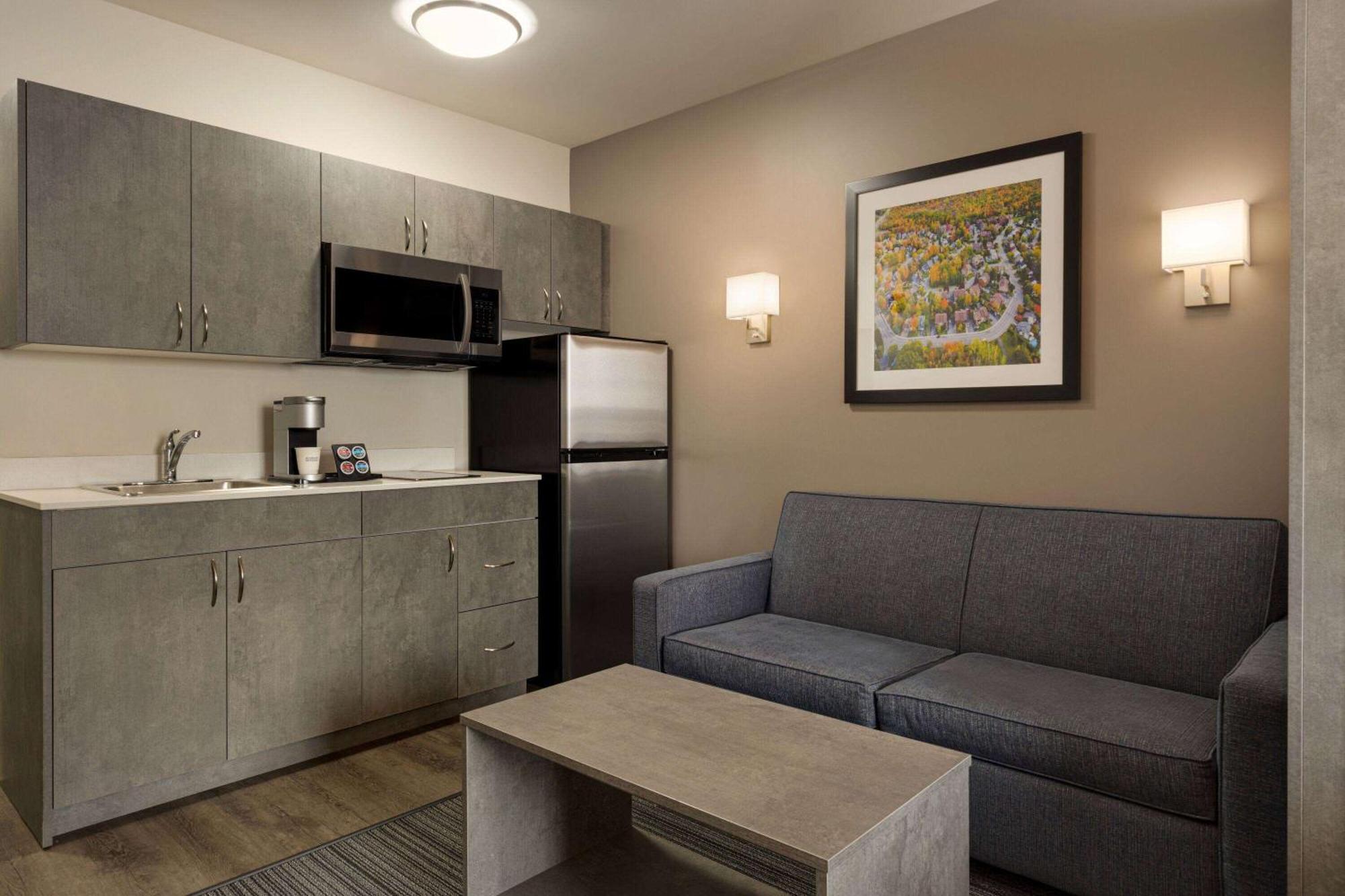 Microtel Inn & Suites By Wyndham Boisbriand Sainte-Thérèse-de-Blainville Εξωτερικό φωτογραφία